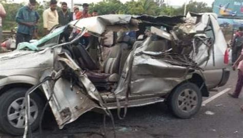 Three Dead And Four Injured In Major Accident On Pune Bangalore Highway