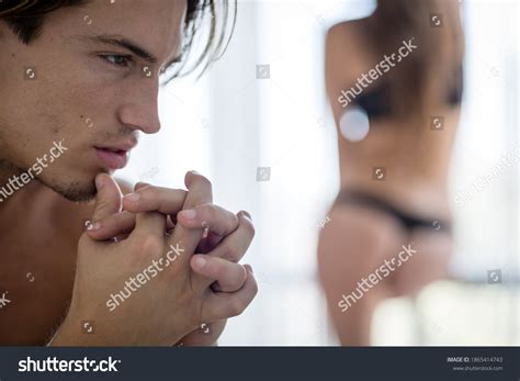 imágenes de Naked shame Imágenes fotos y vectores de stock Shutterstock