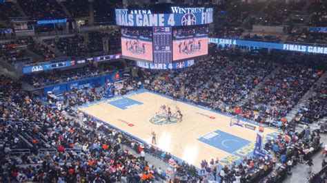 chicago sky win  championship  team history  campus