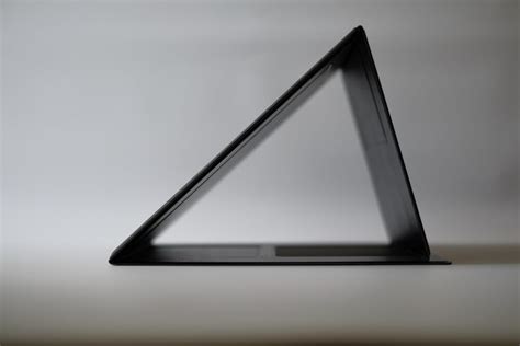 MOFT Z レビュー｜出張先でもスタンディング作業したいんじゃ！ – ミニメモ！