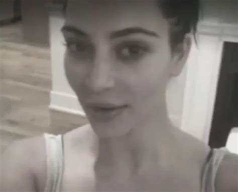 Kourtney Kardashian Reveals Baby S Sex In Show Teaser But Is Scott Feigning Excitement