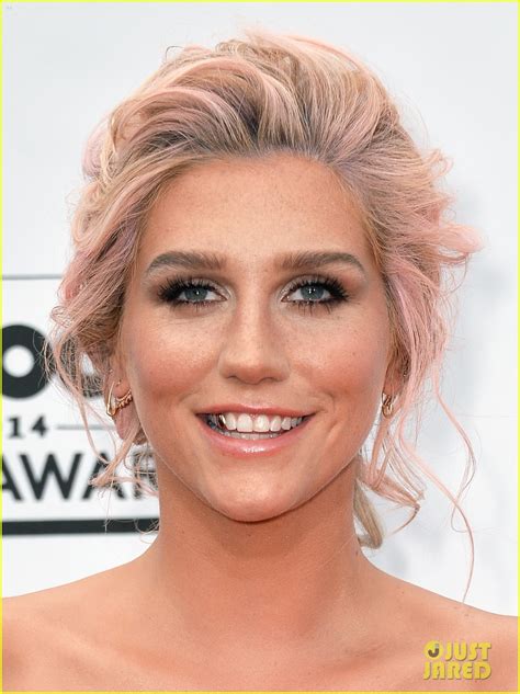 Kesha Goes Black And Lacy At The Billboard Music Awards 2014 Photo