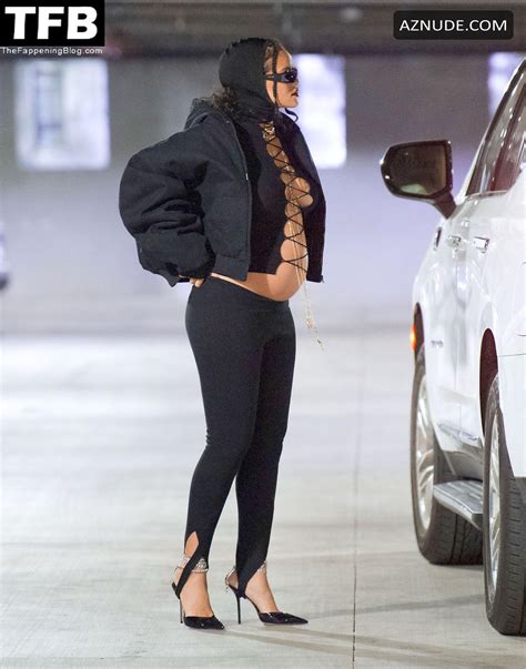 Rihanna Sexy Seen Braless Flaunting Her Hot Cleavage In Los Angeles AZNude
