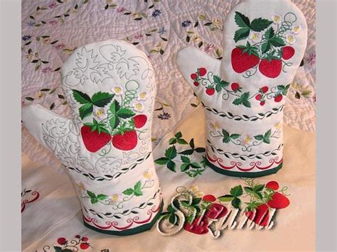 Рукавичка для кухни "Клубника" | Machine embroidery design