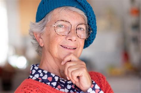 Premium Photo Attractive Senior Caucasian Woman Lost In Thoughts