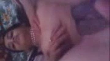 Chica hindú amateur follada PORNDROIDS