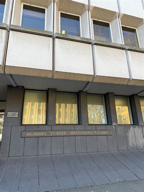 Lawyers debate the Highbury Corner Magistrates Court backlog of cases 9