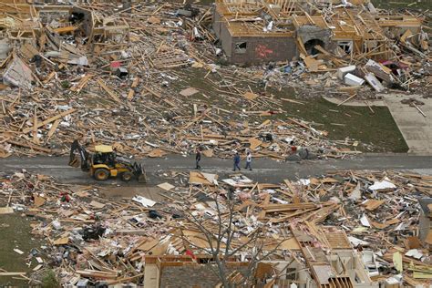 Deadly Tornadoes Tear Through Central Southern Us Abc News