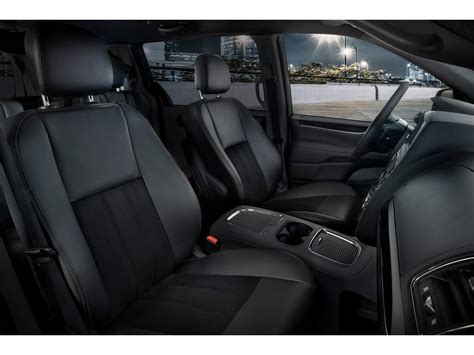 2020 Dodge Grand Caravan: 70 Interior Photos | U.S. News