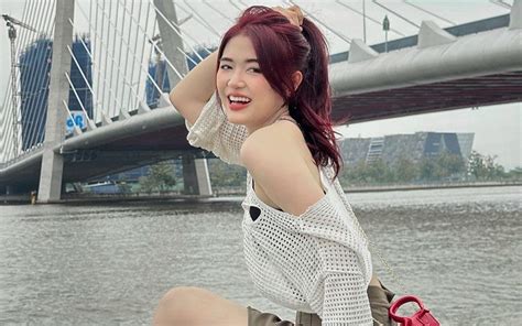 Hot girl Bình Dương có làn da đẹp như Bạch Tuyết nhờ tắm loại nước tự chế