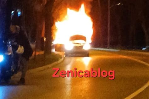 Foto Zapalio Se Automobil Na Bulevaru Zenicablog