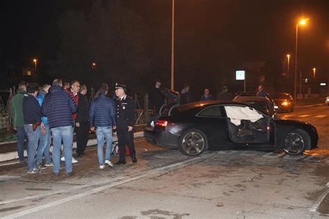 Banda Di Ladri Inseguita Dai Carabinieri Scontro Tra Auto Tre Arresti