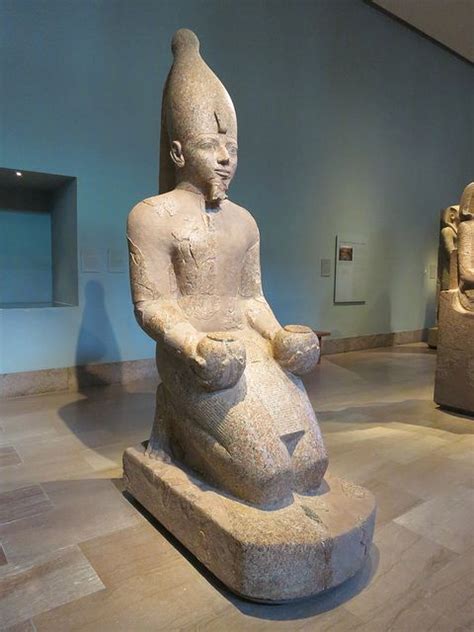 Large Kneeling Statue Of Hatshepsut The Metropolitan Museum Of Art