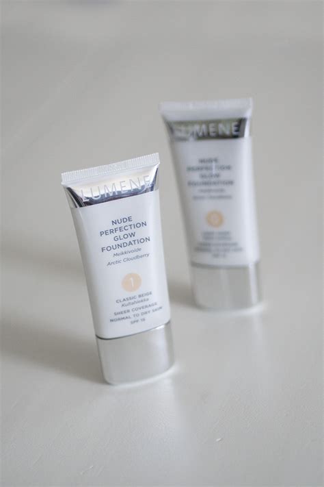 360 Meikkivoideuutuus Lumene Nude Perfection Glow Hannamaria