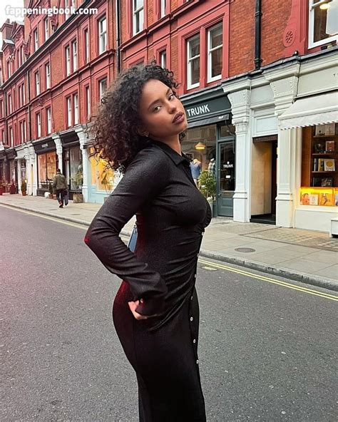 Paola Locatelli Nude OnlyFans Leaks Fappening FappeningBook