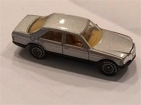 Hot Wheels Sel Mercedes Real Riders Gray Hubs