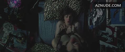 SYDNEY FARLEY Nude AZNude