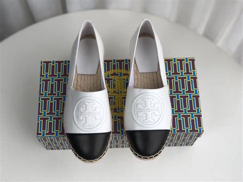 Балетки Tory Burch - купить с доставкой по выгодным ценам в интернет ...