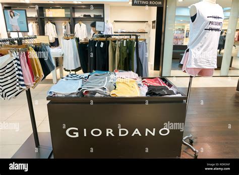 Giordano Store Hi Res Stock Photography And Images Alamy