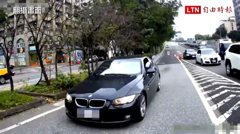 Bmw男懸掛假車牌趴趴造 這次又在同路口酒駕被抓翻攝畫面 Youtube