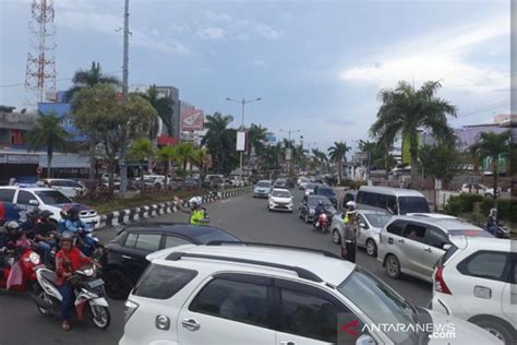 Bundaran Simpang Empat Banjarbaru jadi titik kumpul arus balik - ANTARA