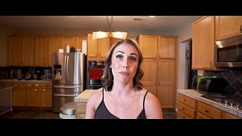 Trato travieso con la mamá caliente de mi novia XVIDEOS