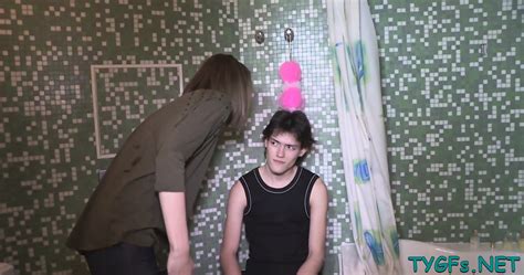 Nude Brunette Beauty Foxy Di Enjoys Perfect Fuck Serpente Edita