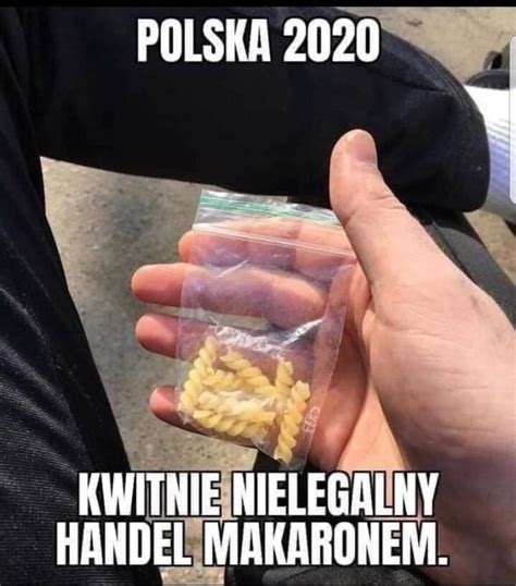 Puste półki w sklepach MEMY Polacy szturmują sklepy ZDJĘCIA ESKA pl