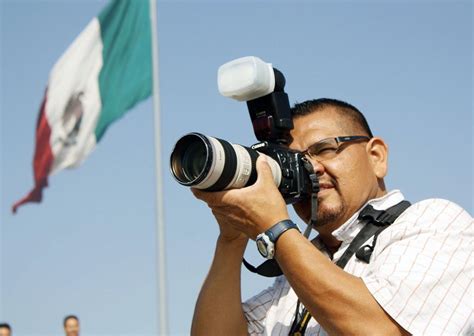 Polic As De Fuerza Civil Agreden A Fotoperiodista Gremio Period Stico