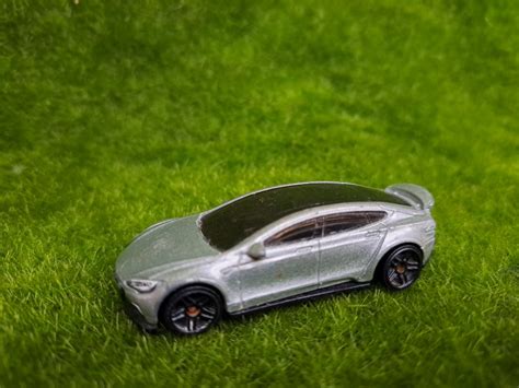 Hot Wheels Tesla Model S HW Workshop HW Garage Adonized Silver