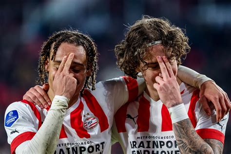 Stroef Psv Loopt Pas In Laatste Kwartier Weg Bij Excelsior En Vergroot