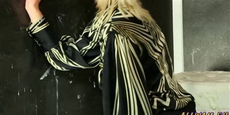 Hungry Milf Playing Sexy With The Gloryhole Tnaflix