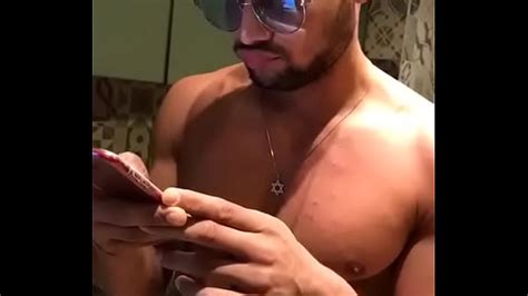 Cantor Israel Novaes Sem Camisa Mostrando O Belo Corpo Famosos Nus