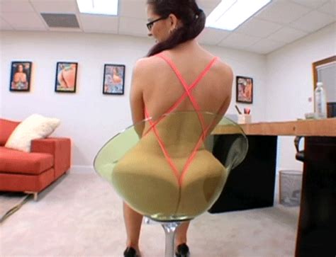 Slightly Shaky Bikini Porno Hot Sex Photos