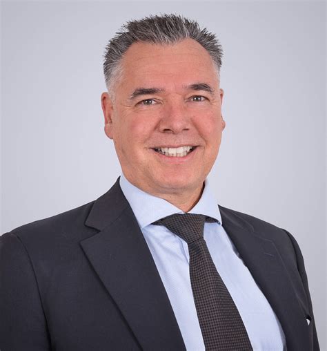 alexander kuhns instagram twitter facebook  idcrawl