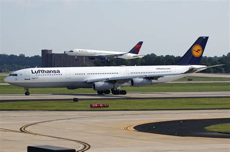 Lufthansa Airbus A340 311 D AIGH Flight 445 To Frankfurt Flickr