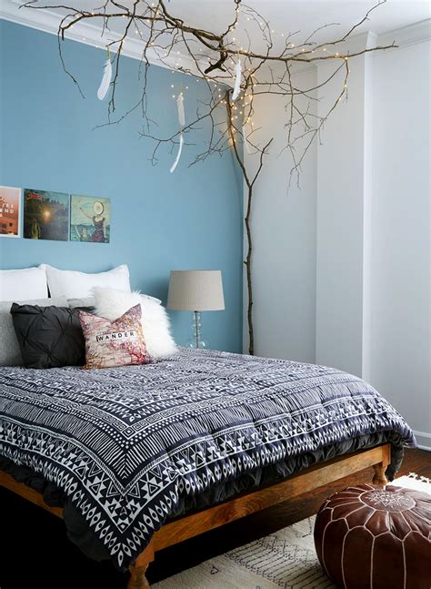 Кровать без изголовья: современный вариант дизайна спального ложа