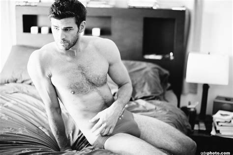 GAY MANS PLEASURE CHRIS SALVATORE SHOWS HIS COCK