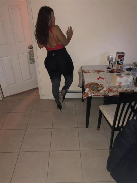 I Live In Leggings Nudes Leggingsgonewild NUDE PICS ORG