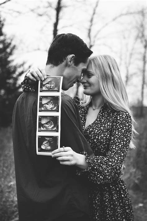 Fall Pregnancy Photoshoot | Baby announcement pictures, Pregnancy
