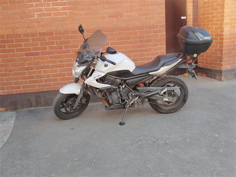 Купить б у Yamaha XJ6 FZ6R инжектор 6 передач в Москве белый naked bike 2012 года на Авто ру