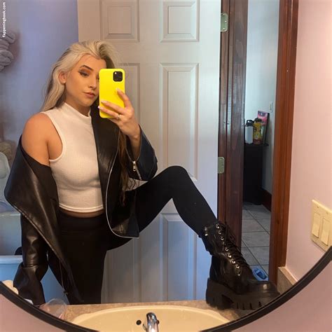 Sweeettails Nude The Fappening Photo 2256807 FappeningBook