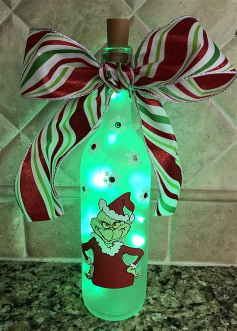 Lighted Grinch Wine Bottle With Images Creative Crafts Bottles