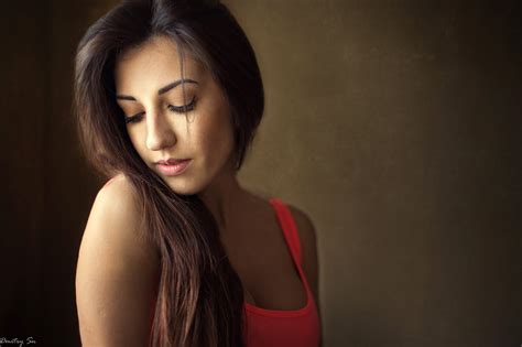 Model Girl Woman Wreath Brunette Face Mood Wallpaper Coolwallpapers Me