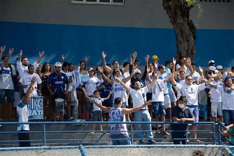 Confiança realiza treino aberto à torcida Jornal do Dia