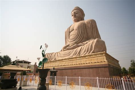 Great Buddha Statue in Bodh Gaya by res2000 on DeviantArt