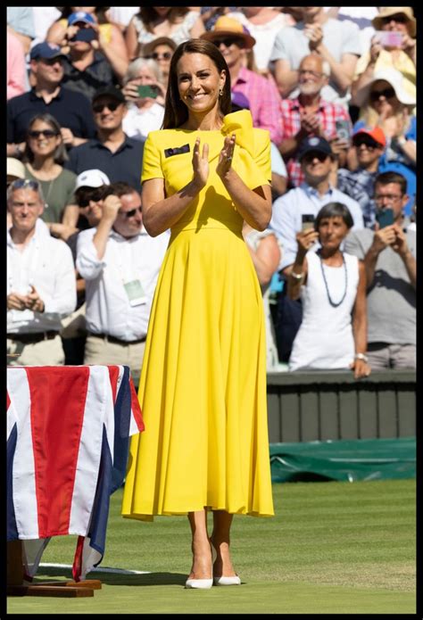 Galerie Kate Middleton zářila v limetkovovém modelu na Wimbledonu