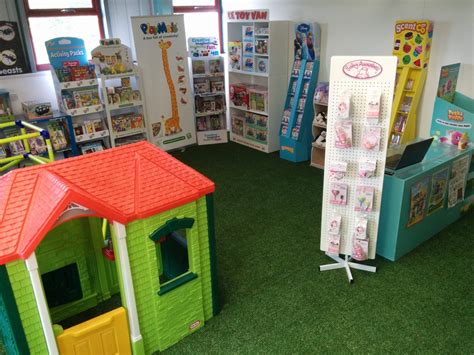 About Us – Crocodile Stores