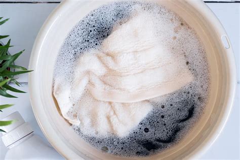 5 Methods To Get Detergent Stains Out Of Clothes