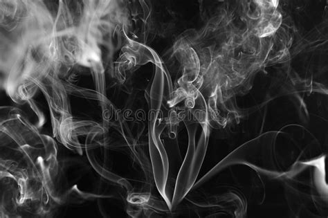 Humo Abstracto En Fondo Negro Nube De Humo Blanco Y Negro Imagen De